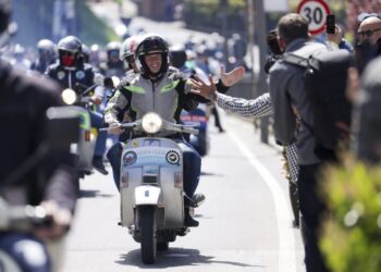 Vespa vai comemorar 80 anos em Roma em junho de 2026