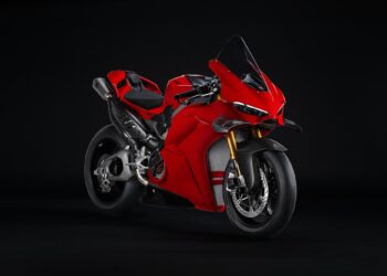 Panigale V4 e V2 com acessórios Ducati Performance
