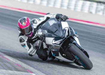 Contacto – CFMOTO 675SR-R – ADN de Superbike