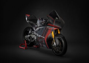 Ducati revela protótipo V21L com baterias de estado sólido