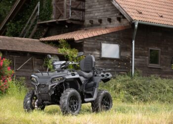 Polaris revela gama off-road 2026 com novo ATV de dois lugares