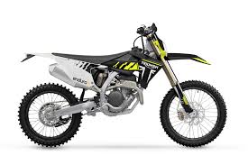 Novas Triumph de motocross e enduro dominam competições nacionais