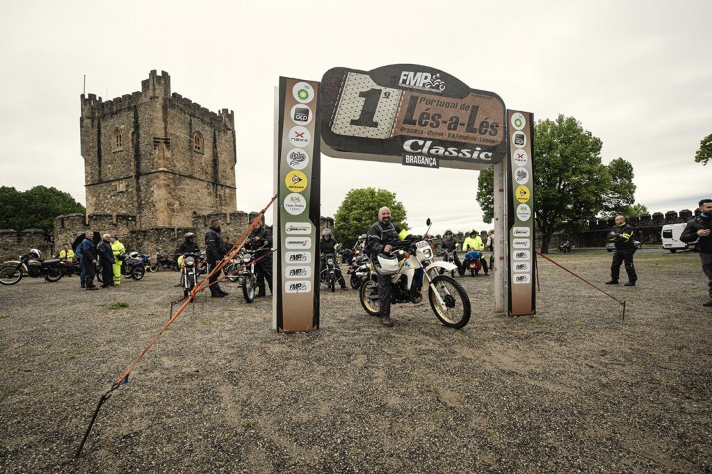 Portugal de Lés-a-Lés é Lenda