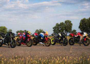 Honda CB750 Hornet é a protagonista do Garage Dreams