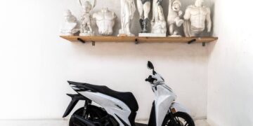 Honda celebra 25 anos da SH125i com a Marmo e o ‘Hanani’
