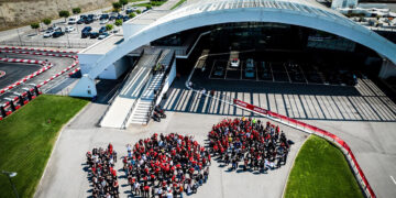 Ducati reuniu milhares em várias cidades para o centenário