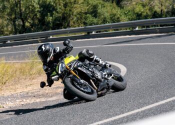 Contacto Triumph Speed Triple 1200 RX – O jogo do sério