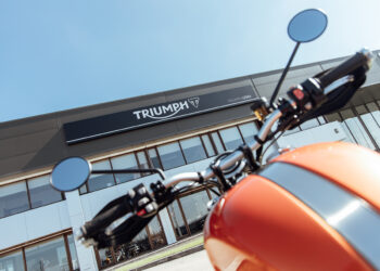 Triumph Leiria com motos em test drive