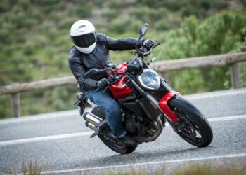 Contacto Ducati Monster – A eterna princesa
