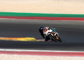 Gonçalo Capote estreia a Yamaha R9 com dupla vitória no CNV em Portimão