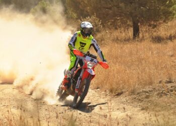 Micael Simão nas motos venceu Baja TT Sharish Gin