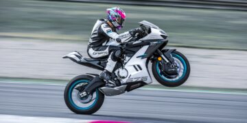 CFMOTO 675SR-R oficial do Campeonato do Mundo Feminino