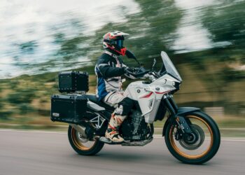 Contacto Kove 800X GT – Eficiência, conforto e controlo
